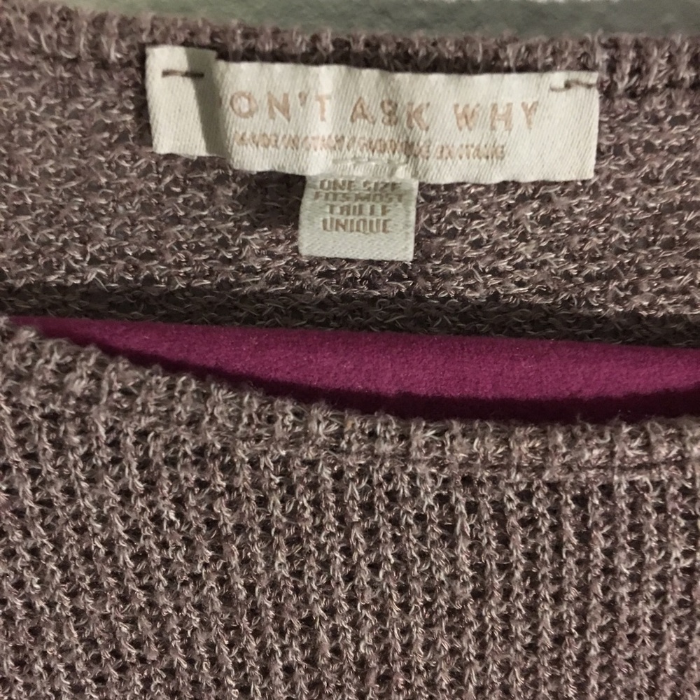 3/$15 Long Sleeve Crop Top - Picture 2 of 2